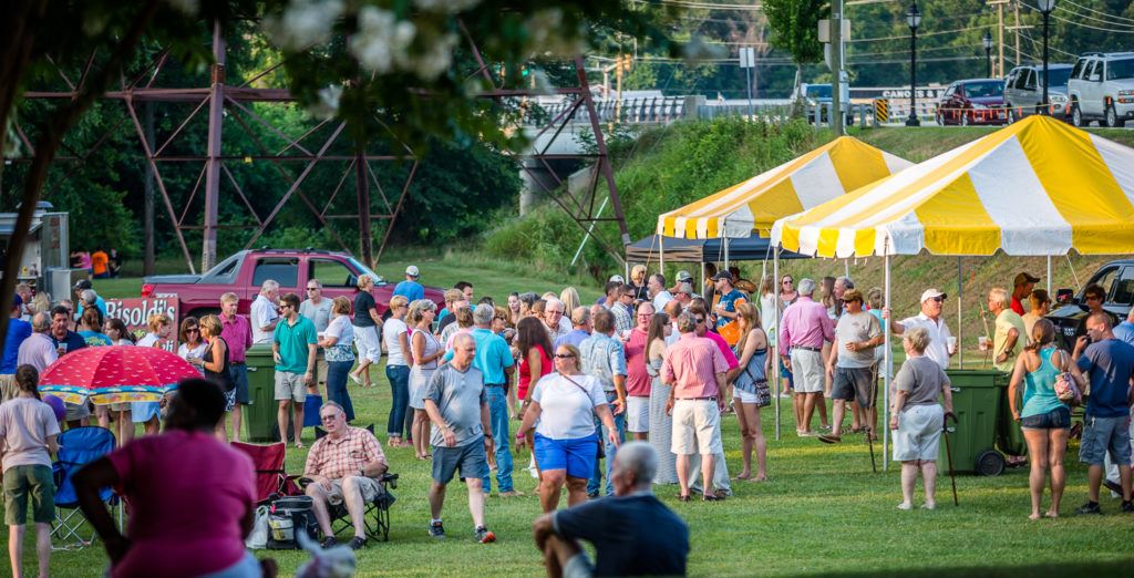Crowds of people at Farmville Event